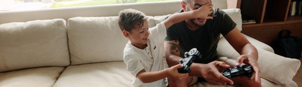 Gaming Bareng Orang Tua: Maret 2026, Generasi Z Mulai Ajak Orang Tua Main Game Online dan Jadi Aktivitas Keluarga Baru